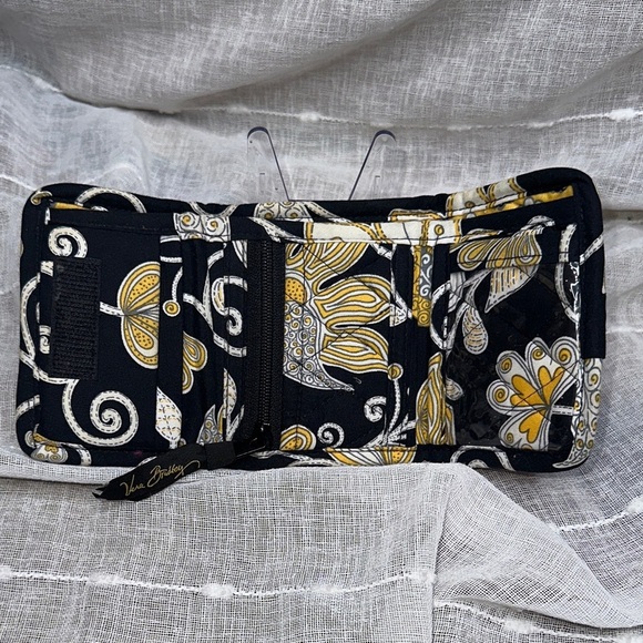 Vera Bradley Yellow Bird Pattern Small Euro Tri Fold Wallet Designer EUC Velcro - Picture 5 of 14